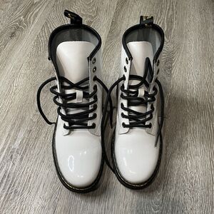 Dr DOC MARTENS Combat Boots Zavala AW004 - Womens Size 5 White Leather Lace-Up